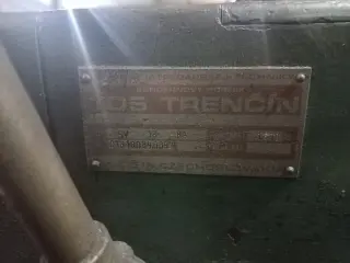 токарно-винторезный станок TOS SV-18RA