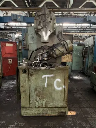 Зубофрезерный станок АВС В12