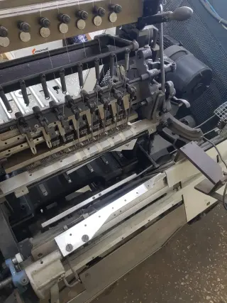 Автоматическая ниткошвейная машина с самонакладом SMYTH FRECCIA SM/EF14+HEADOP 4+4, 2003 г.в