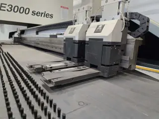Координатно-пробивной пресс ACCURMAX E3000