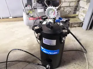 Клеевая координатная машина с программным управлением CN-GLUER 70100
