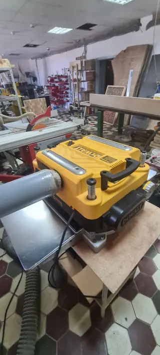 DeWalt 735
