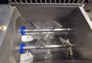 Смеситель с загрузкой NADRATOWSKI 450LTR