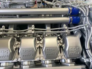 Морские пропульсивные двигатели MTU marine 12V2000M90 (M70) 1350hp/2300rpm