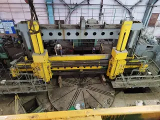 Токарно-карусельный DKZ 6300 диаметр 6300мм. высота 2500мм