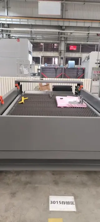 Установка лазерной резки BySmart Fiber 3015