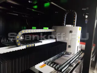 Оптоволоконный лазер в кабине для листов и труб XTC-1530GT/3000 Raycus
