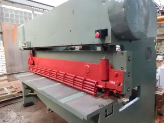 ножницы гильотинные мод. НГ-6 (3000 мм)