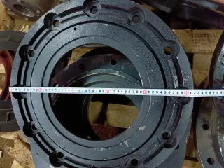 Крышка щеки СМД-108 1049002006100