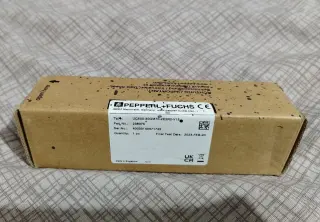 Ультразвуковой датчик расстояния UC500-30GM70-2E2R2-V15