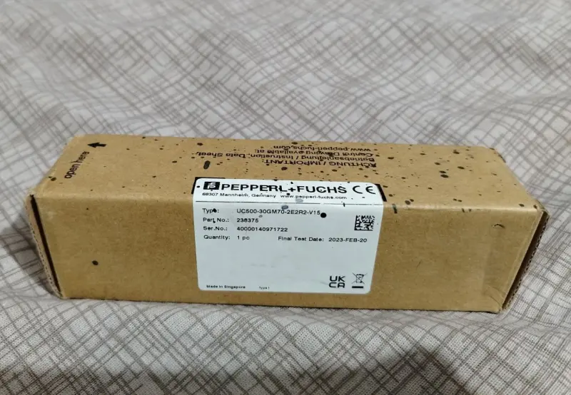 Ультразвуковой датчик расстояния UC500-30GM70-2E2R2-V15