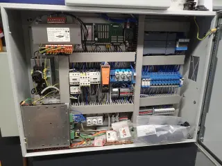 Гильотина Хако HACO HSLX 3000 x 6 mm Cybelec Touch 5122 = Mach4metal