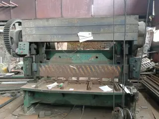 Гильотина Н478