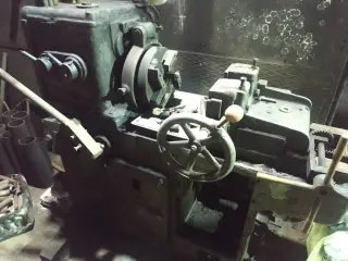 Трубонарезной (резьбонарезной) станок ВМС-2А