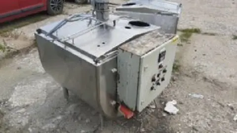 Ванны нержавеющие, объем — 0,3 куб.м