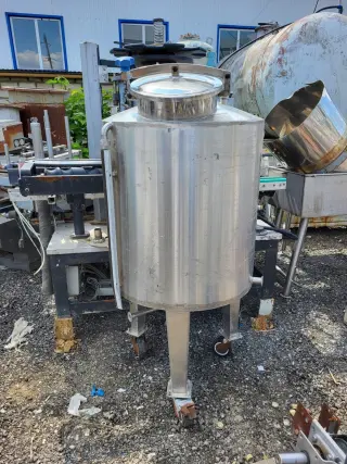 Продам ёмкости пищевые, цистерны