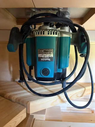 Фрезер погружной Makita RP1803FX02