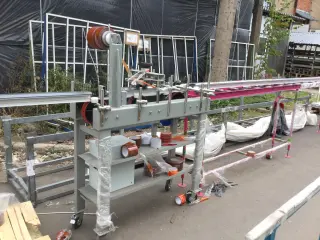 Станок прикаточный для нанесения защитной пленки на оконный ПВХ/Al профиль