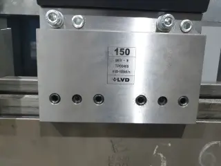 LVD PPED 165 / 30 пресс листогибочный (листогиб) с ЧПУ 6 осей 2021г.в