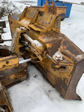 Гусеничный бульдозер Caterpillar D5N XL