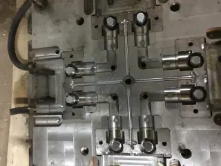 Пресс-форма ппр муфта d20х1/2" угол d20х1/2"