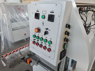 Кромкооблицовочный станок BEEMATIC KY60R ()
