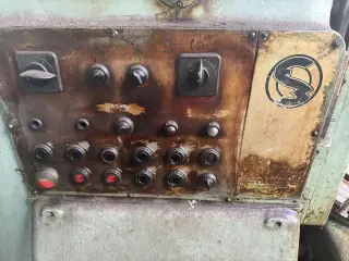 Продаю зубофрезерный станок 5К32А