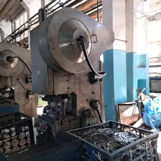 Предлагаем к продаже пресс кривошипный наклоняемый КД2326К (40 тн усилия)