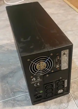 ИБП Riello VST 2000