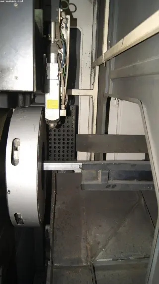 Волоконный лазер для резки труб и профилей BODOR T230