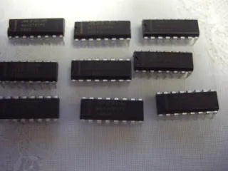 Микросхема MAX379CPE MAXIM