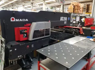 Amada AC 255 NT Перфоратор с ЧПУ