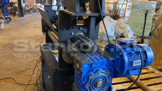 Вальцовочный станок трех-валковый ручной RM-550x8