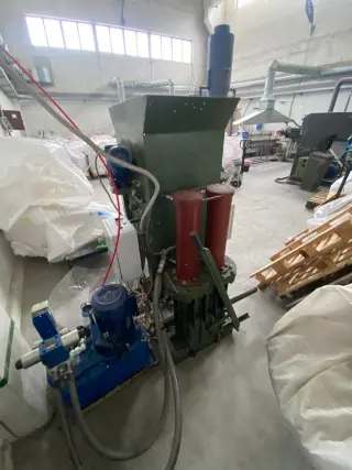 Вертикальний компактор пінополістиролу КПВ-600 – Стан нового! Пресс-компактор для прессования отходов (пенопласта, пластика)