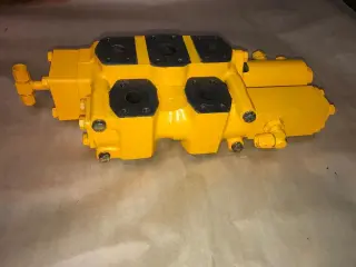 Клапан Komatsu 700-61-13006