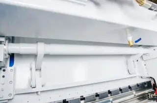 Листогибочный гидравлический пресс MetalTec HBM 160/3200 (E22, инвертор заднего упора)