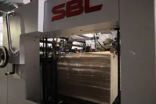 Автоматический пресс для высечки и биговки SBL-1050SE v01