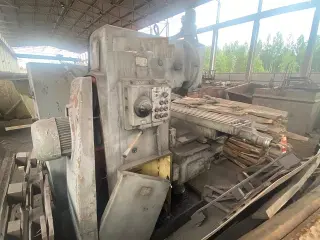 Широкоуниверсальный фрезерный станок 6Т83Ш-29