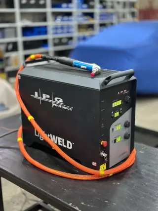 Ручная лазерная сварка lightweld 1500