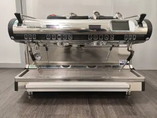 Кофемашина- автомат, 2 группы (выс.), мультибойлерная, ТЗ,черная, 380V, самоочистка Aurelia WAVE ТЗ 2Gr 380V black+high groups+Autopurge