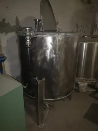 Оборудование промышленное для покраски тканей и пряжи