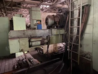 Горизонтально-расточной станок 2е636ф1