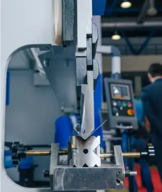 Листогибочный гидравлический пресс MetalTec HBM 30/1600 (E22)