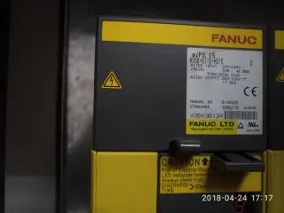 Вертикальный обрабатывающий центр с ЧПУ YCM FV 125 A