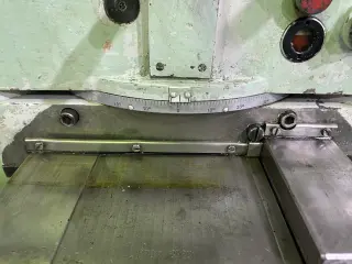 Широкоуниверсальный фрезерный станок (аналог 6т82ш) Jarocin FWD32JM