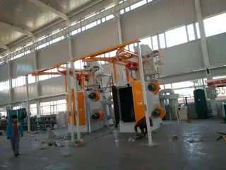 Дробеметную установку подвесного типа Q 3730-4