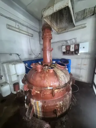 Емкость и реакторы с нагревательной и охлаждающей рубашкой