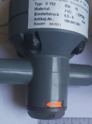 Клапан поддержания давления +GF+ тип V782 PVC DN15