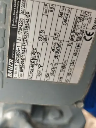 Мотор-редуктор цилиндрический плоский BAUER BF50-04/D11MA4-TF/ZKS015B9HA/SP, 4 кВт, 45 об/мин, вал 50 мм