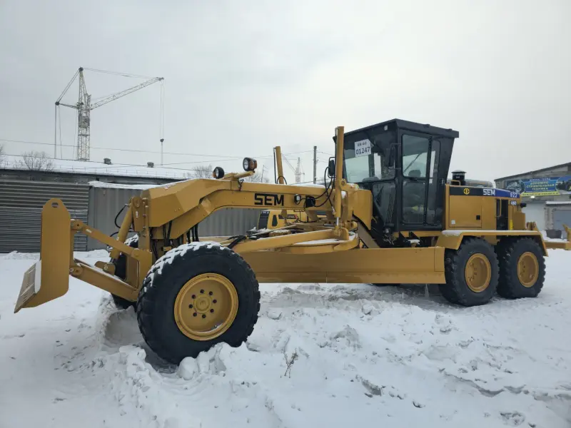 Грейдер SEM 922 AWD
